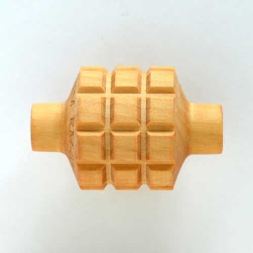 RM-023 Medium Handle Roller – Medium Grid