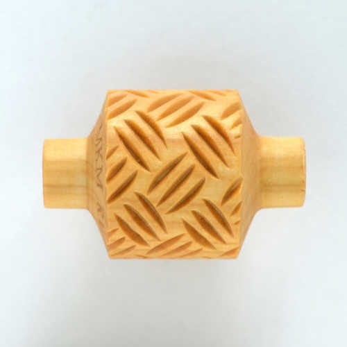 RM-044 Medium Handle Roller – Basket Weave 2
