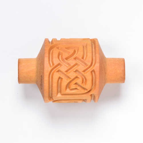 RM-049 Medium Handle Roller – Celtic Boarder 2