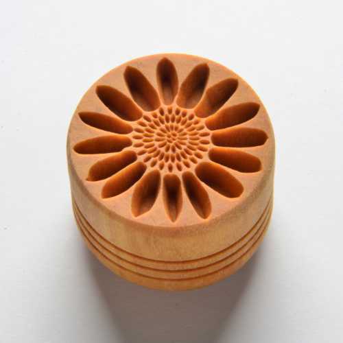 Scl-108 Large Round Stamp – Sunflower