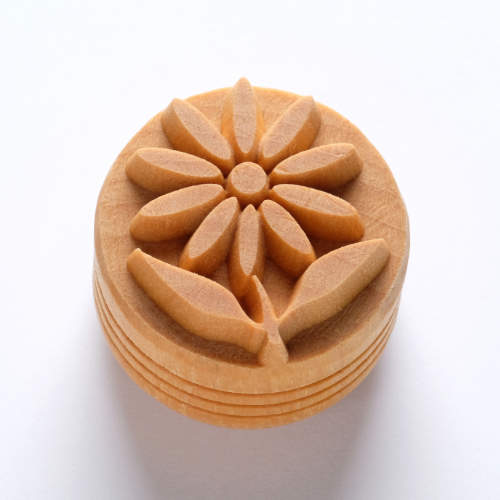 Scl-130 Large Round Stamp – Daisy with Leaves