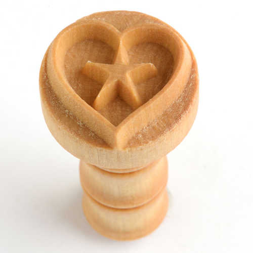 Scm-040 Medium Round Stamp – Heart with Star