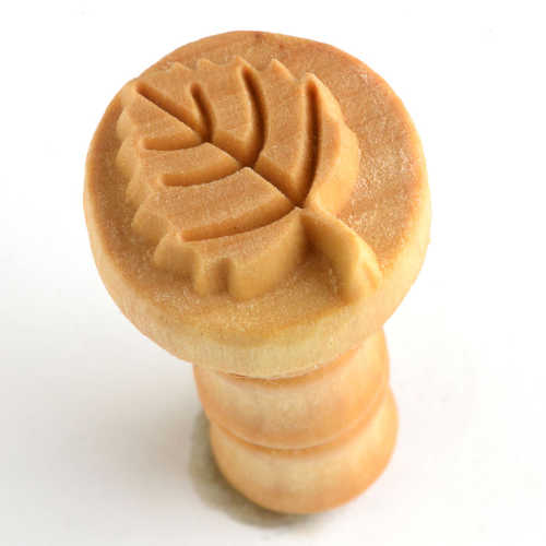 Scm-060 Medium Round Stamp – Beech Leaf