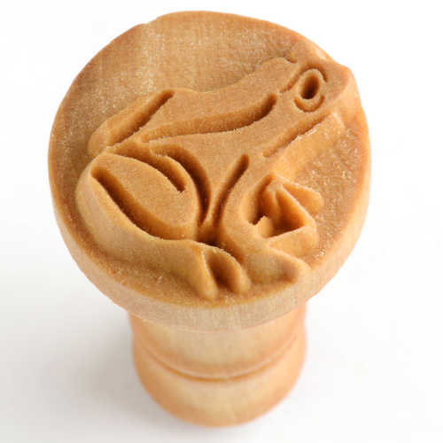 Scm-158 Medium Round Stamp – Sitting Frog
