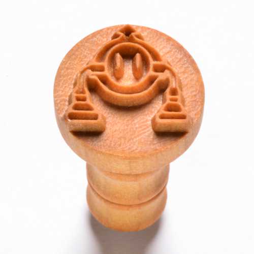 Scm-221 Medium Round Stamp – Space Robot 2