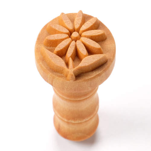 Scm-270 Medium Round Stamp – Daisy with Leaves