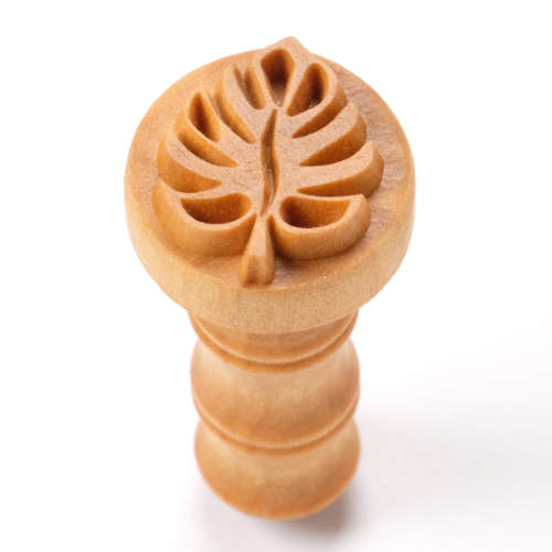 Scm-282 Medium Round Stamp – Monstera Leaf