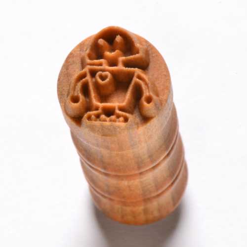 Scs-180 Small Round Stamp – Love Robot