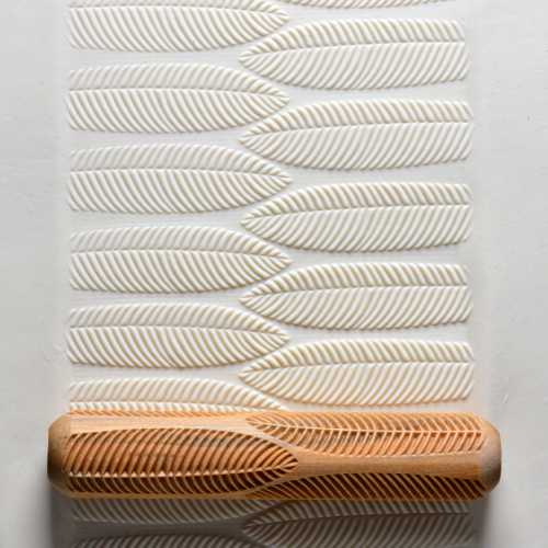 BHR-114 Big Hand Roller – Feather Pattern