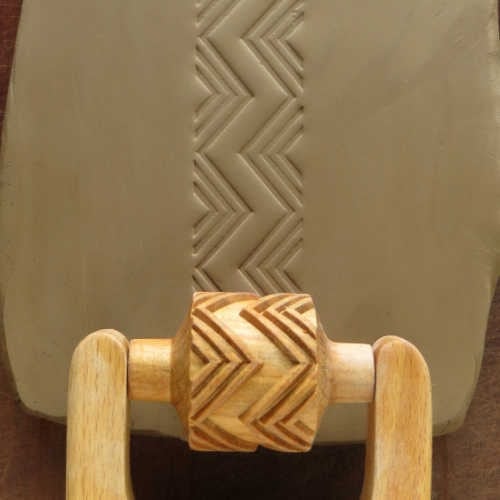 RM-007 Medium Handle Roller – Double Zag