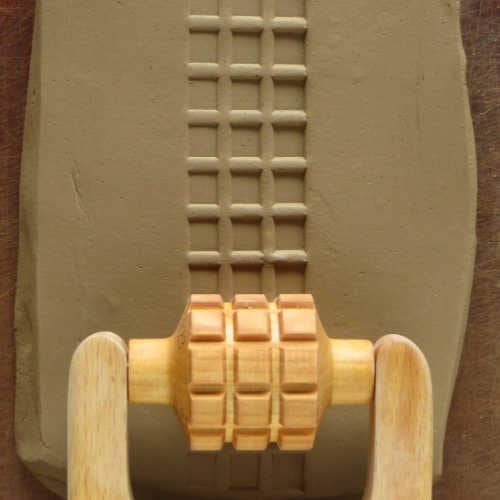 RM-023 Medium Handle Roller – Medium Grid