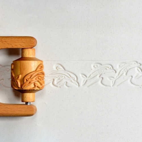 RM-029 Medium Handle Roller – Cavorting Dolphins