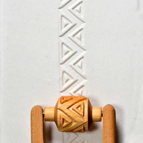 RM-035 Medium Handle Roller – Diagonal & Triangles