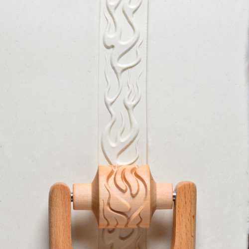 RM-055 Medium Handle Roller – Fire