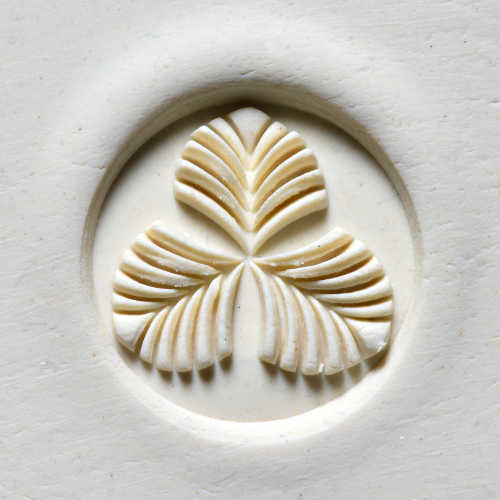 Scl-046 Large Round Stamp – Tri-Leaf