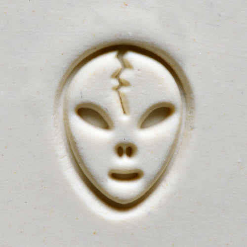 Scm-205 Medium Round Stamp – Alien Head