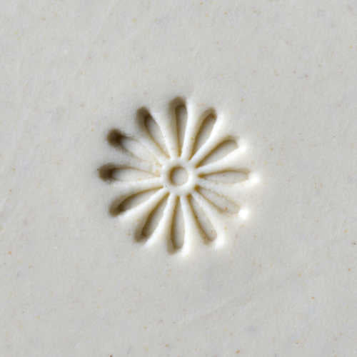 Scs-004 Small Round Stamp – Daisy