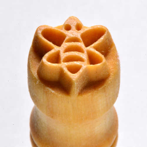 Scs-157 Small Round Stamp – Honey Bee