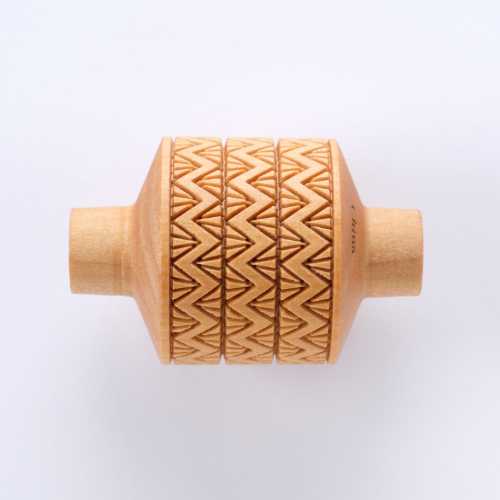 RM-060 Medium Handle Roller &#8211; Layered Zigzag