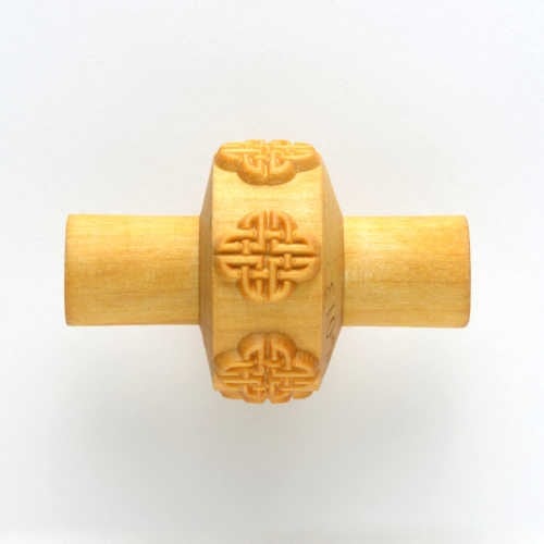 RS-013 Small Handle Roller &#8211; Celtic Knot
