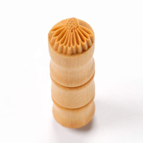 Scs-209 Small Round Stamp &#8211; Coneflower