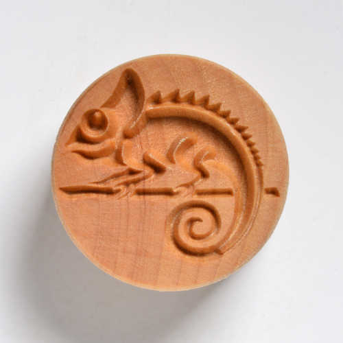 Scl-050 Large Round Stamp – Chameleon on Branch