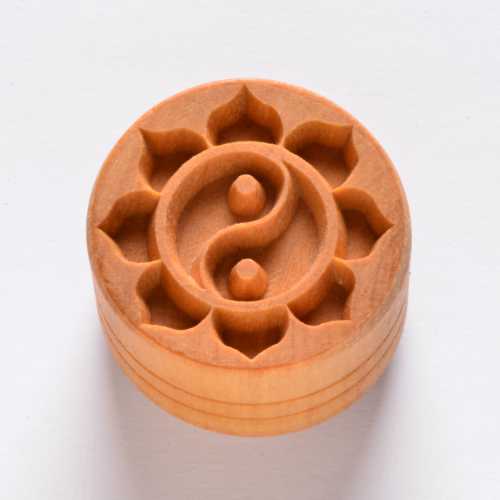 Scl-066 Large Round Stamp &#8211; Yin Yang Lotus