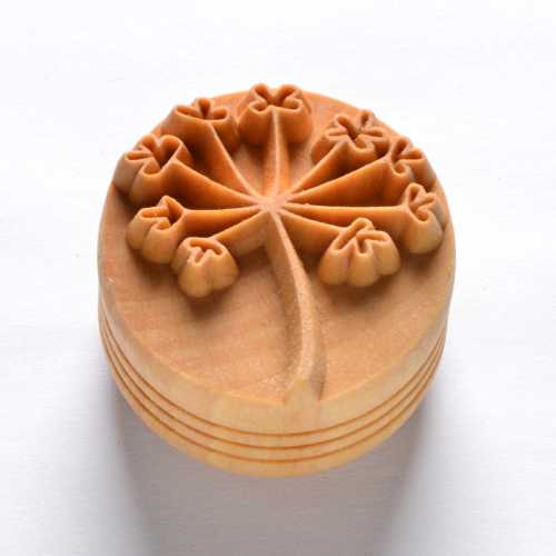 Scl-098 Large Round Stamp – Common Milkweed