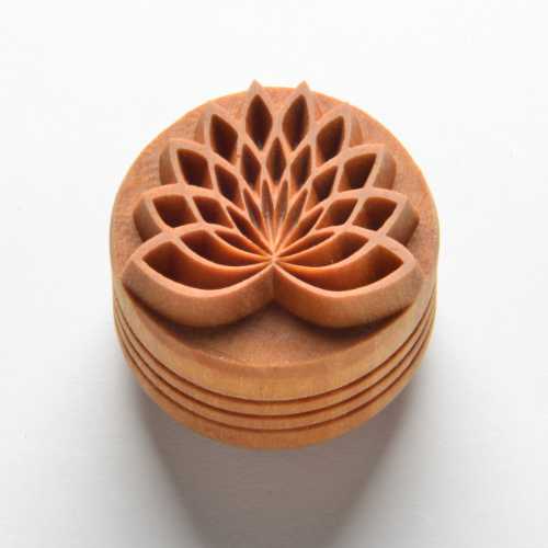 Scl-115 Large Round Stamp &#8211; Lotus Bloom