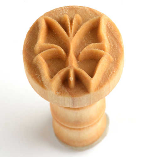 Scm-015 Medium Round Stamp – Butterfly Outline