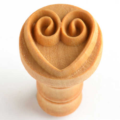 Scm-035 Medium Round Stamp – Hearts & Curls