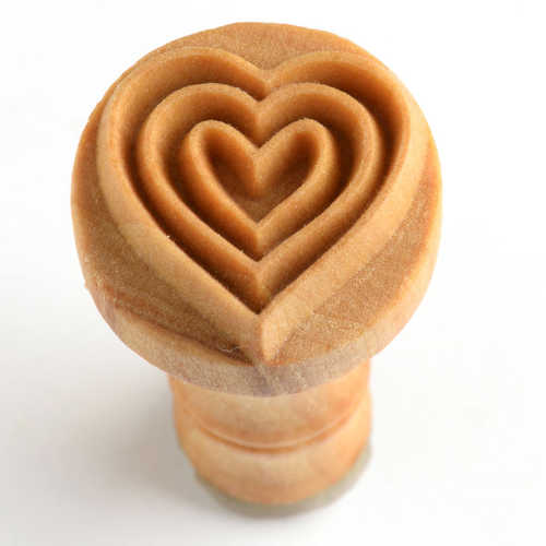 Scm-038 Medium Round Stamp – Triple Heart