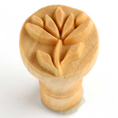 Scm-046 Medium Round Stamp – Flower with Stem