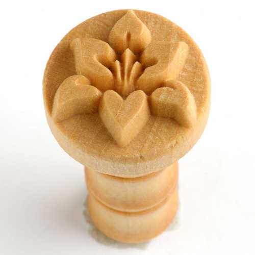 Scm-049 Medium Round Stamp – Daylily
