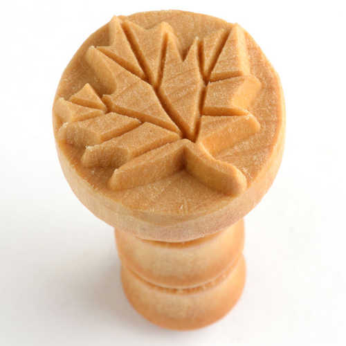Scm-053 Medium Round Stamp – Maple Leaf