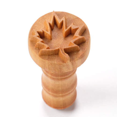 Scm-054 Medium Round Stamp – Maple Leaf Outline