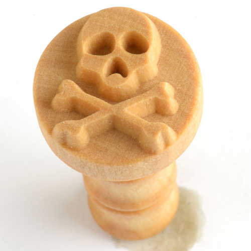 Scm-105 Medium Round Stamp – Skull & Cross Bones