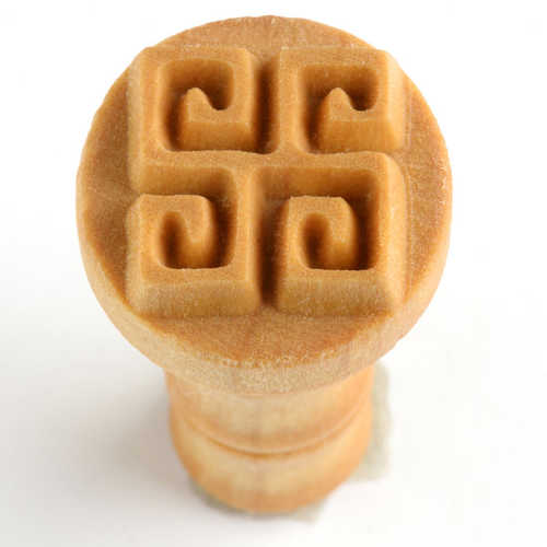 Scm-119 Medium Round Stamp – 4 Square Spiral