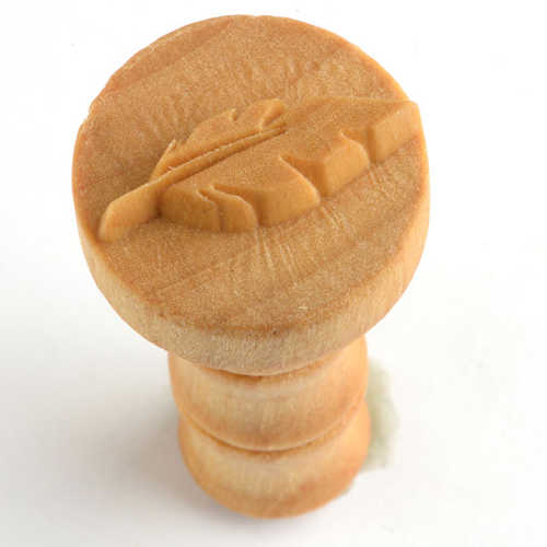 Scm-155 Medium Round Stamp – Feather