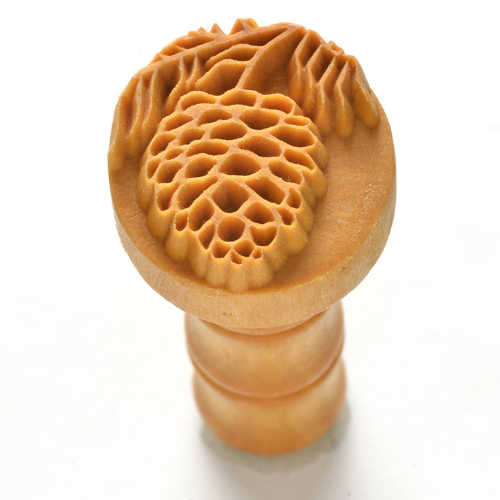 Scm-180 Medium Round Stamp – Pine Cone