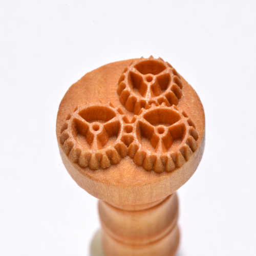 Scm-183 Medium Round Stamp &#8211; Three Gears