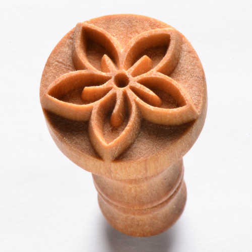 Scm-196 Medium Round Stamp – Simple Flower Outline