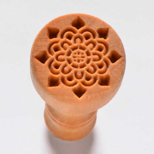 Scm-210 Medium Round Stamp – Doily