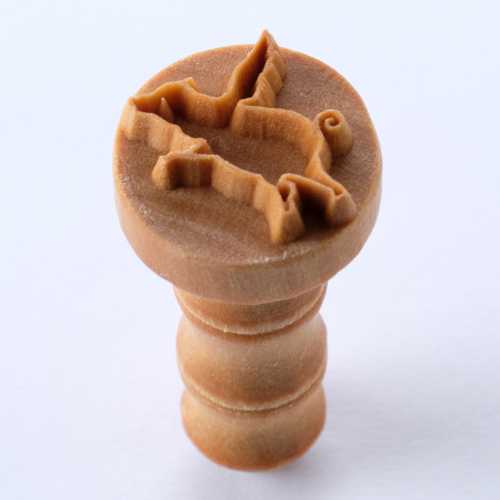 Scm-253 Medium Round Stamp – Flying pig