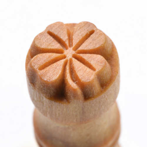 Scs-061 Small Round Stamp &#8211; Four Leaf Clover
