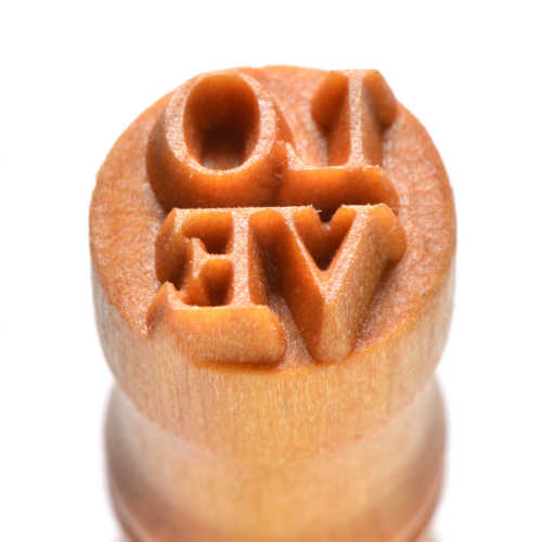 Scs-159 Small Round Stamp – Lo-ve