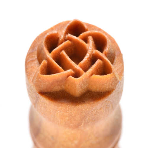 Scs-161 Small Round Stamp – Celtic Sister