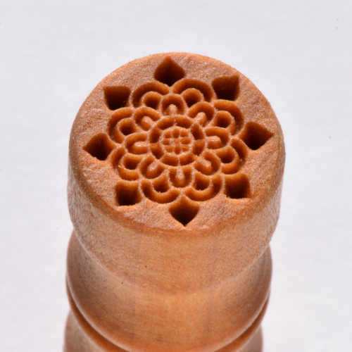 Scs-173 Small Round Stamp – Doily