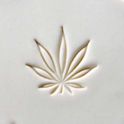 Scl-087 Large Round Stamp &#8211; Hemp Leaf