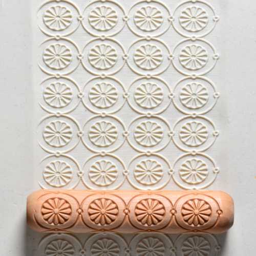 BHR-097 Big Hand Roller &#8211; Geometric Flower Pattern